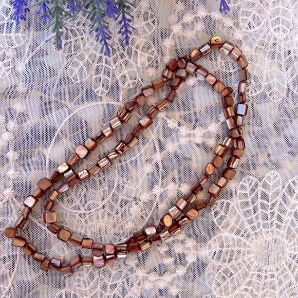 Vintage Amber Peach Mother of Pearl Shell Infinity Necklace - Picture 2 of 7